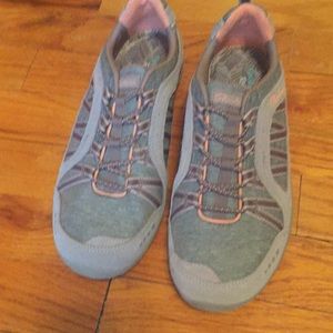 Women’s Skechers shoes